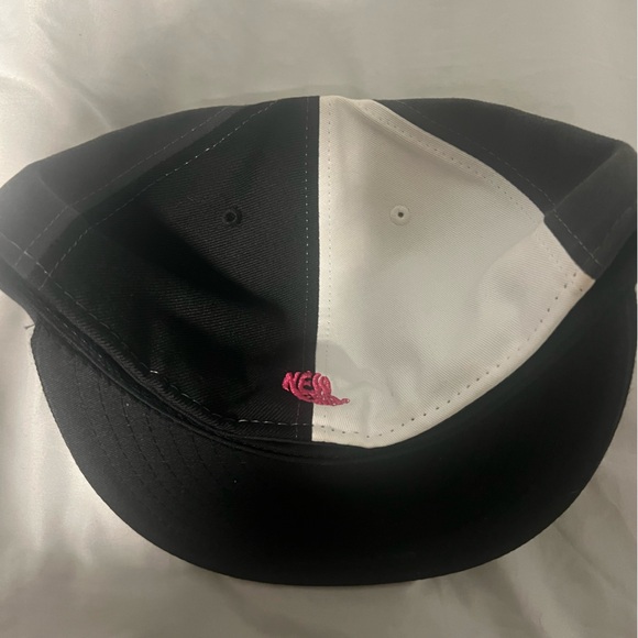 RARE NEW ERA RAINBOW ANNIVERSARY FITTED CAP - Picture 4 of 4